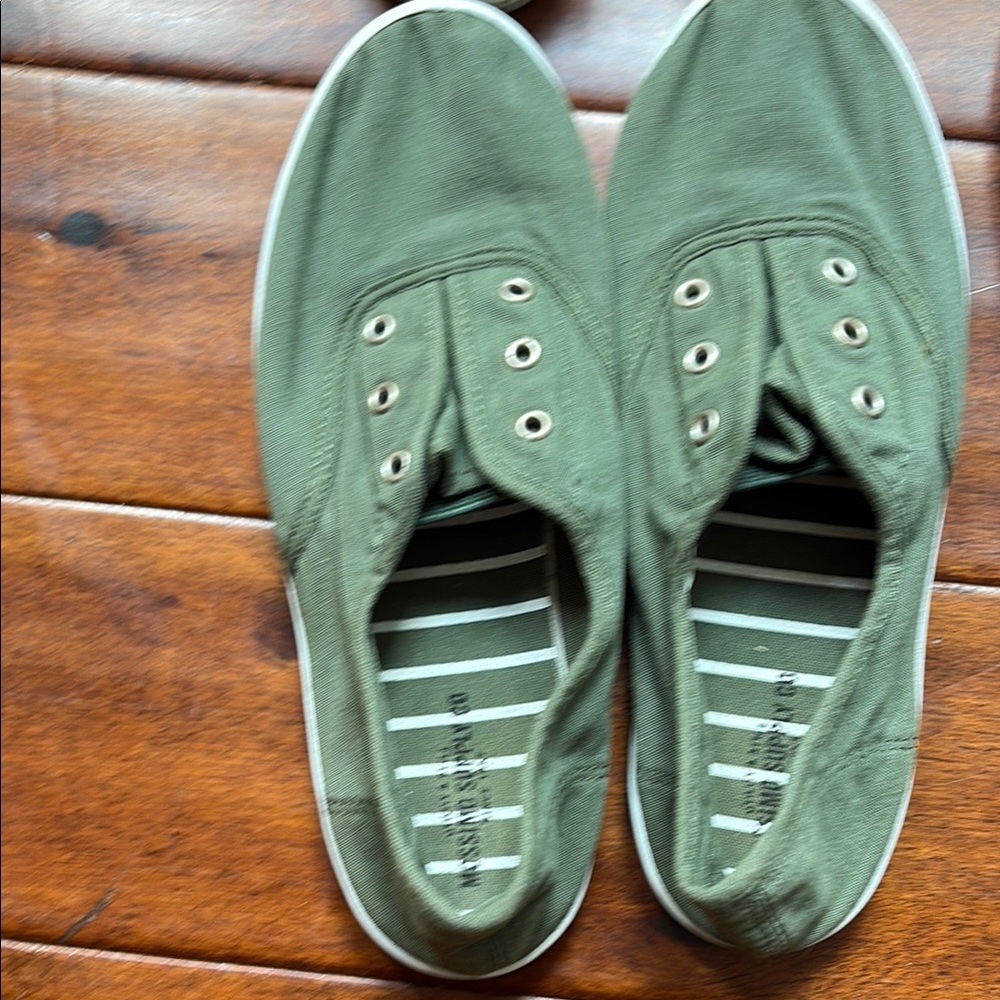 Women’s Canvas Shoes - Blue, Navy, Green, White - Picture 2 of 15